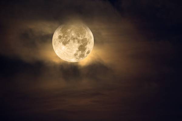 October’s full moon is supermoon, accompanied by meteor shower, comet