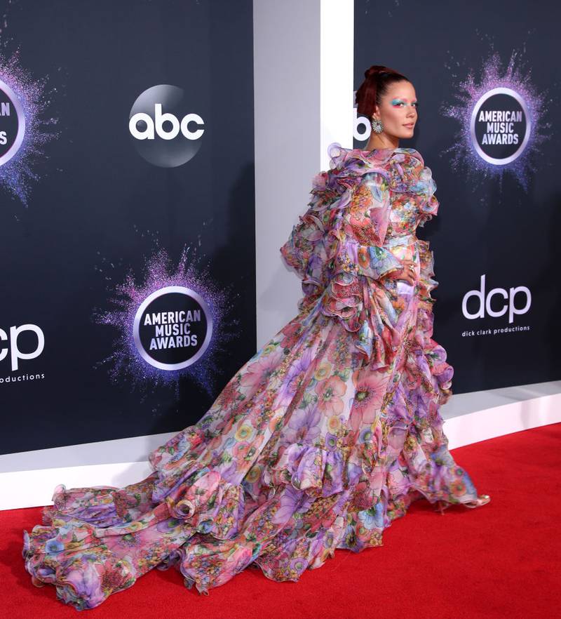 LOS ANGELES, CALIFORNIA - NOVEMBER 24: Halsey attends the 2019 American Music Awards at Microsoft Theater on November 24, 2019 in Los Angeles, California. (Photo by Rich Fury/Getty Images)