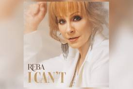 Reba gives arid land life in "I Can't" video